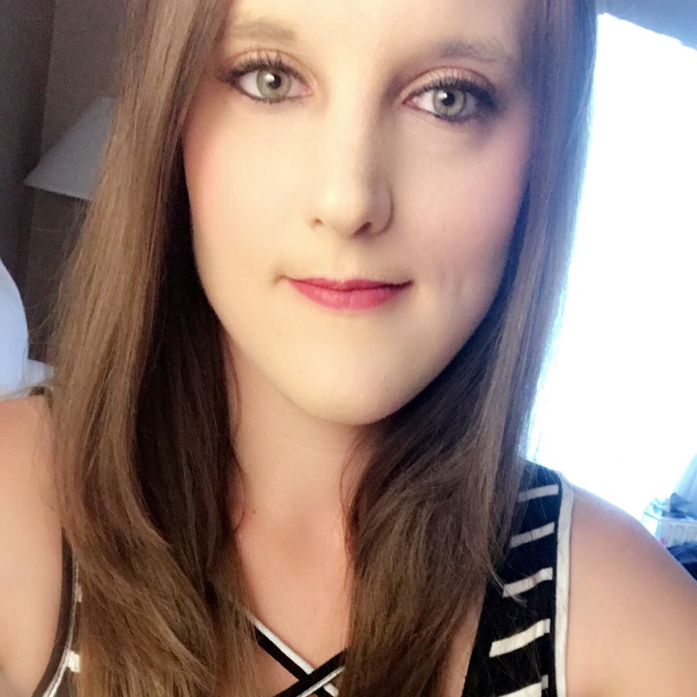 Meet your Posher, Ayla